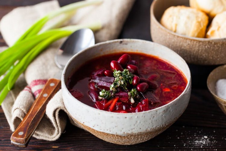 Borsch de Cuaresma con frijoles rojos