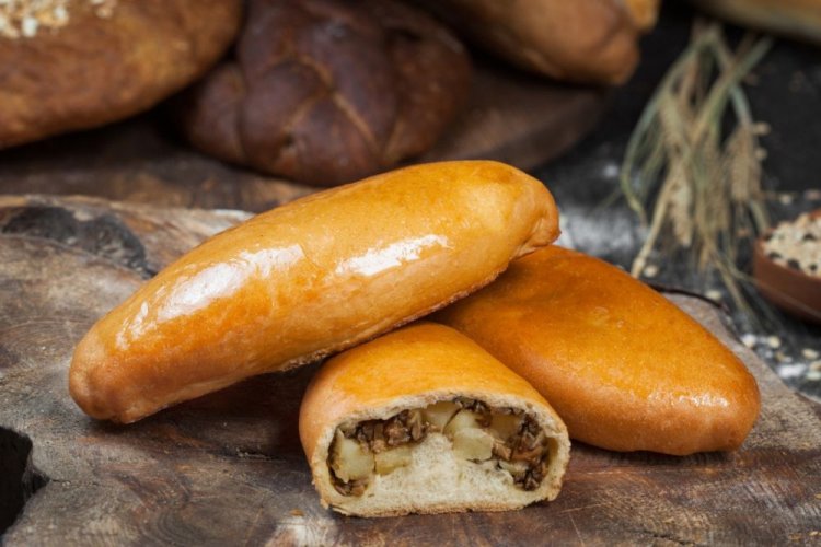 Pirozhki de patata y champiñones