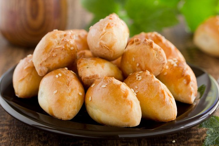Pirozhki de Cuaresma con tofu y hierbas