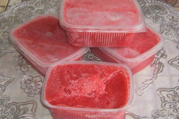 Mermelada de frambuesa sin cocción en el congelador