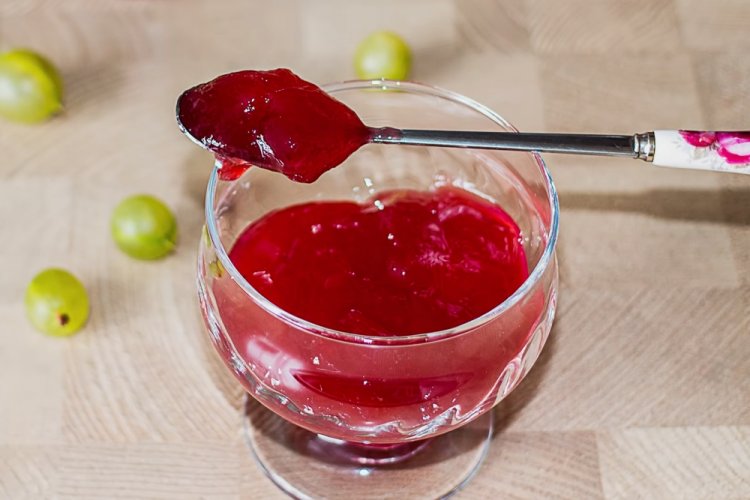 Himbeer- und Stachelbeer-Konfitüre