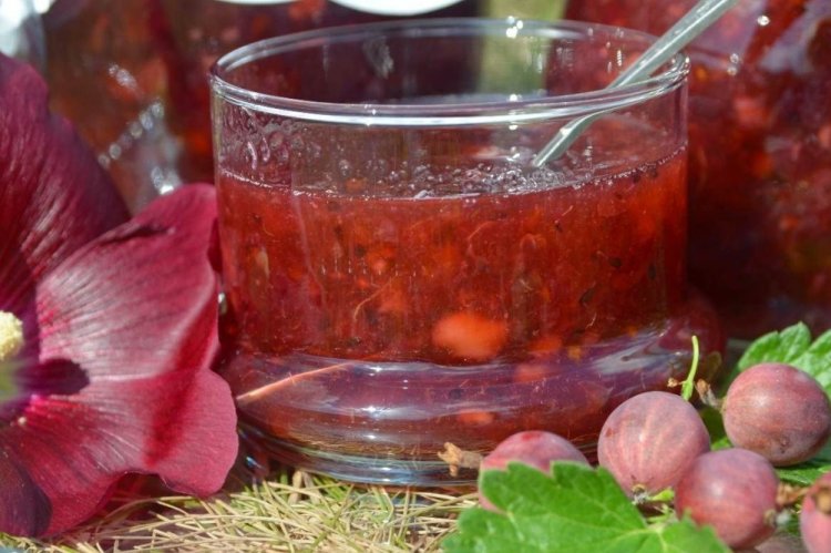Confitura de grosella con gelatina