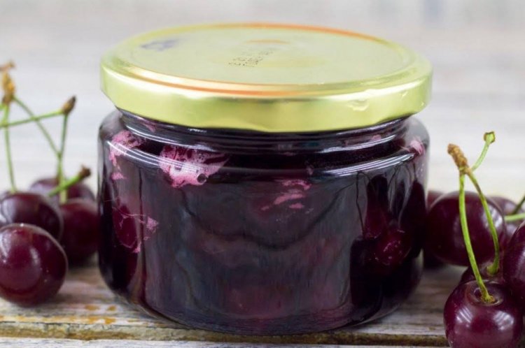 Five-Minute Cherry Jam with Gelatin