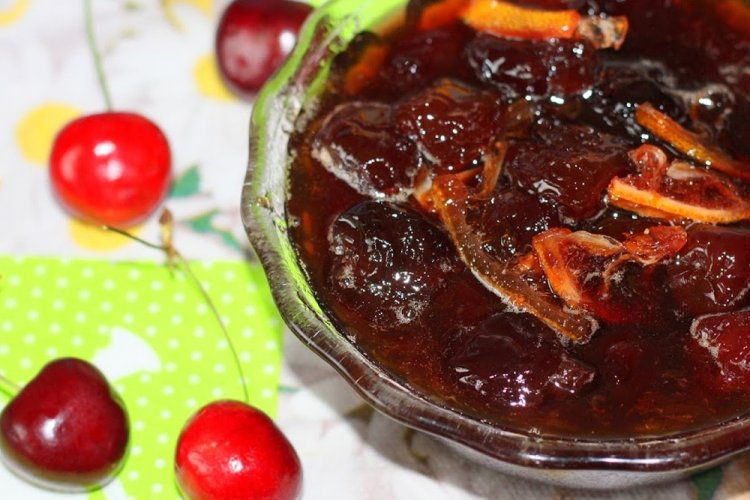 Cherry and Orange Jam with Gelatin