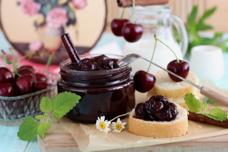 Cherry Jam with Coffee Liqueur and Gelatin