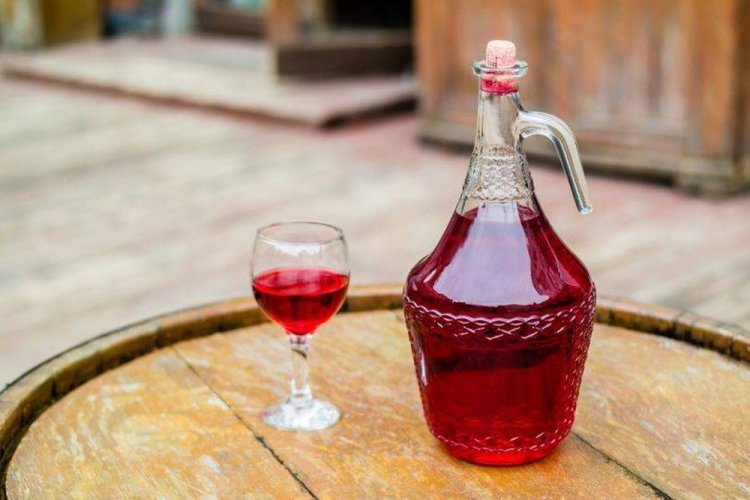 Vino de ciruela y cereza
