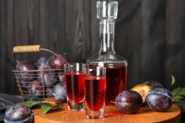 Vino de ciruela con especias