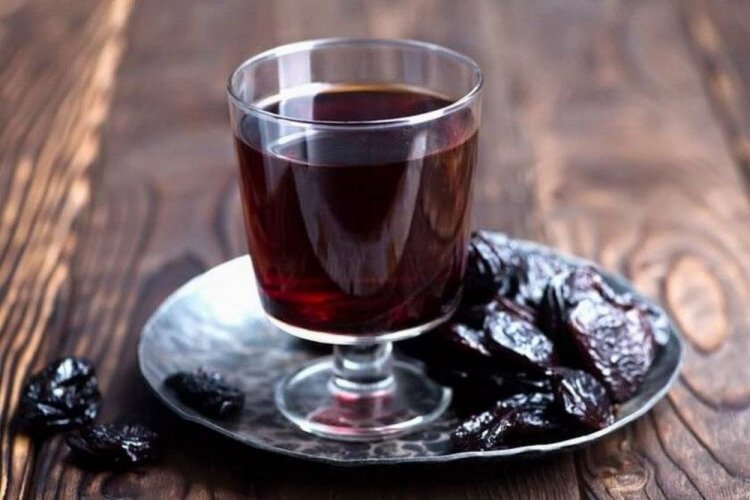 Vino de ciruela pasa con vodka