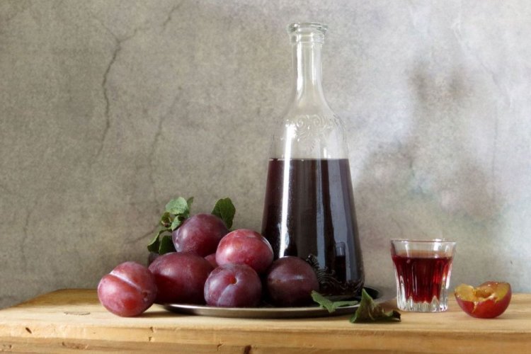Vino de ciruela con vodka