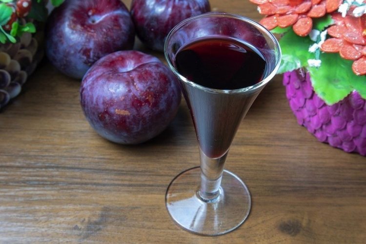 Vino dulce de ciruela