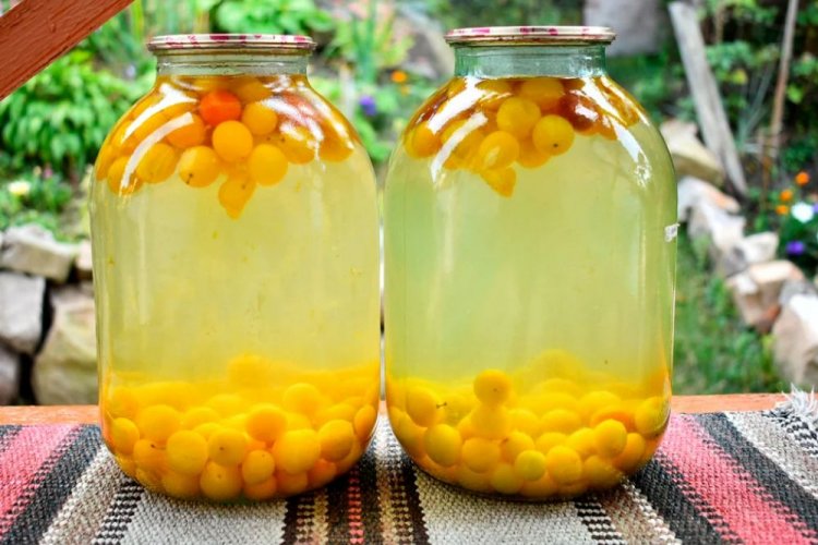 Compota de ciruela cereza amarilla para el invierno