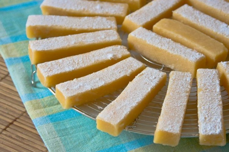Apricot Fruit Leather with Gelatin and Egg Whites