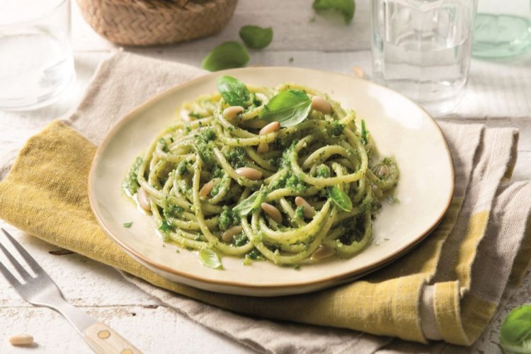 Pasta with Avocado, Basil, and Pine Nuts