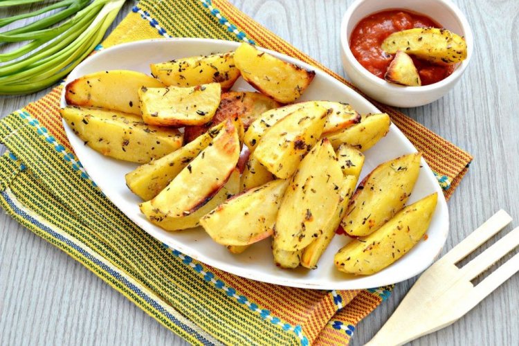 Potato Wedges Baked with Herbs de Provence and Garlic
