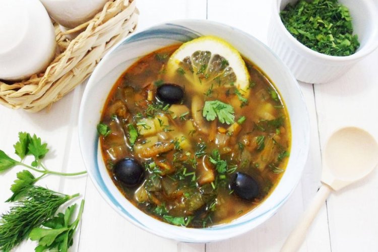 Lenten Solyanka with Mushrooms