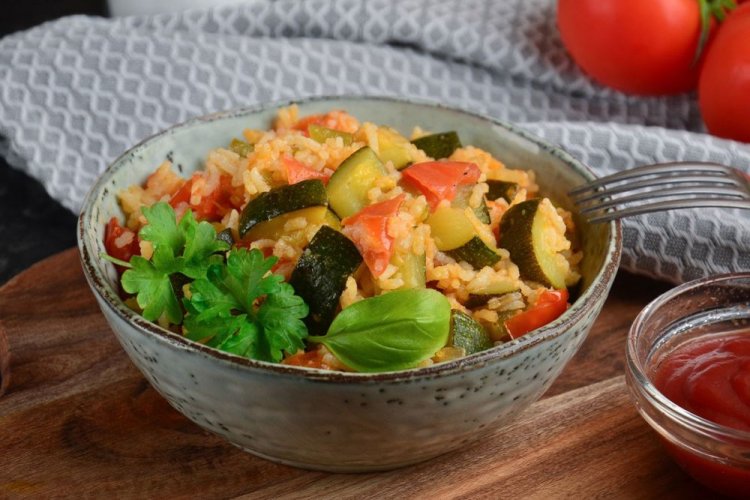 Rice with Zucchini and Tomatoes