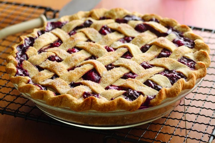 Shortcrust Pastry Pie with Cherries