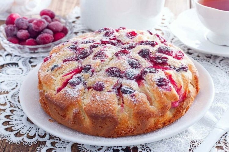 Sponge Cake with Sour Cream and Cherries