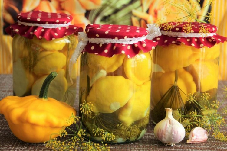 Eingelegte Patissons ohne Zucker
