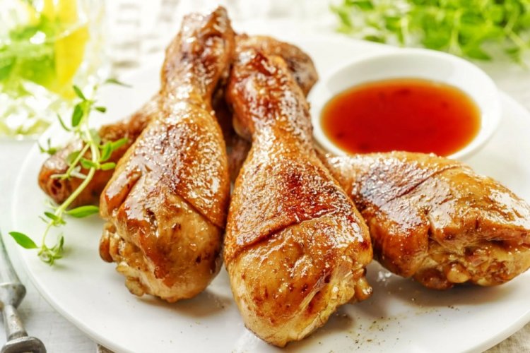 Hähnchenschenkel in Honig-Sojasauce-Marinade