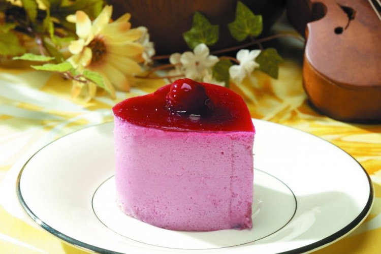 Cherry and Cottage Cheese Jelly with Gelatin