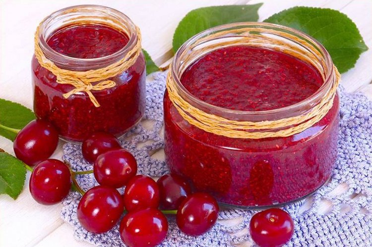 Cherry and Lemon Jelly with Gelatin