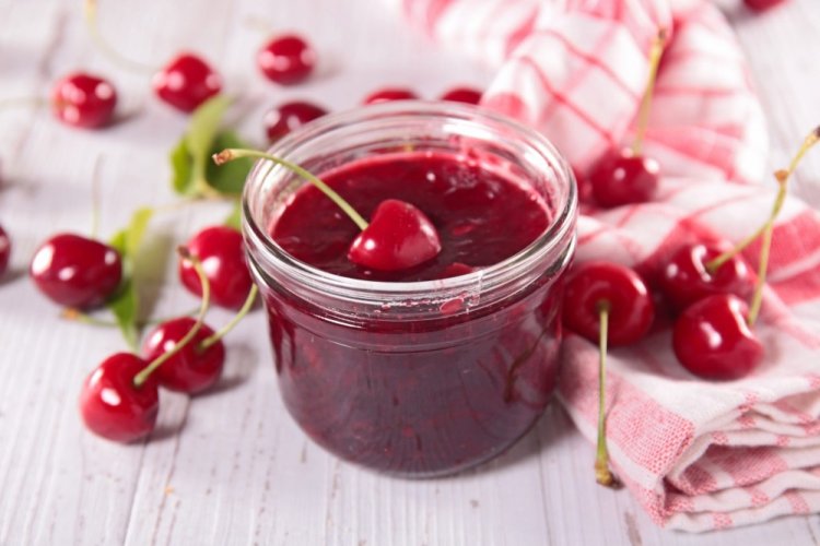 Cherry Jam with Honey and Cinnamon