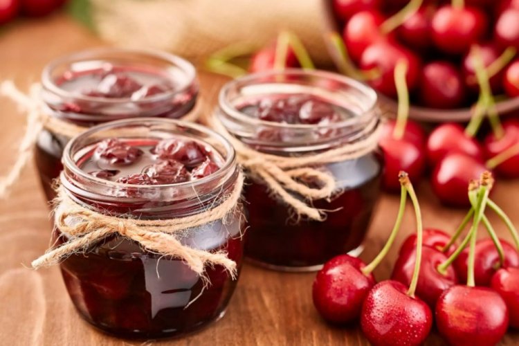 Kirschkonfitüre mit Gelatine
