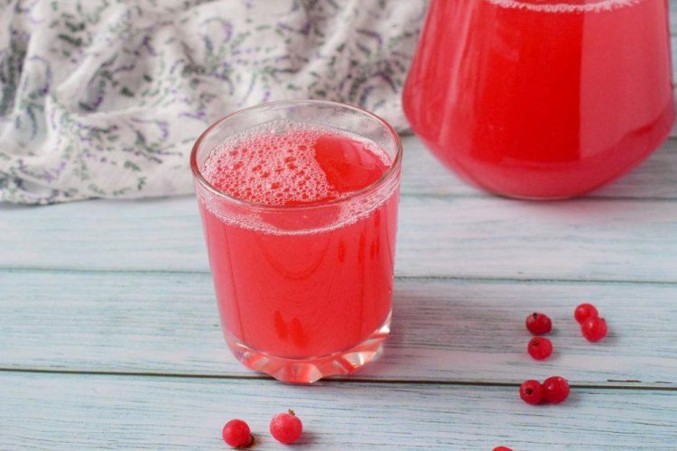 Zumo de grosella roja congelada