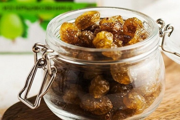 Sun-Dried Gooseberries at Home