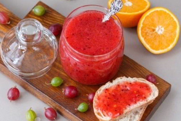 Gooseberry and Orange Confiture with Gelling Sugar