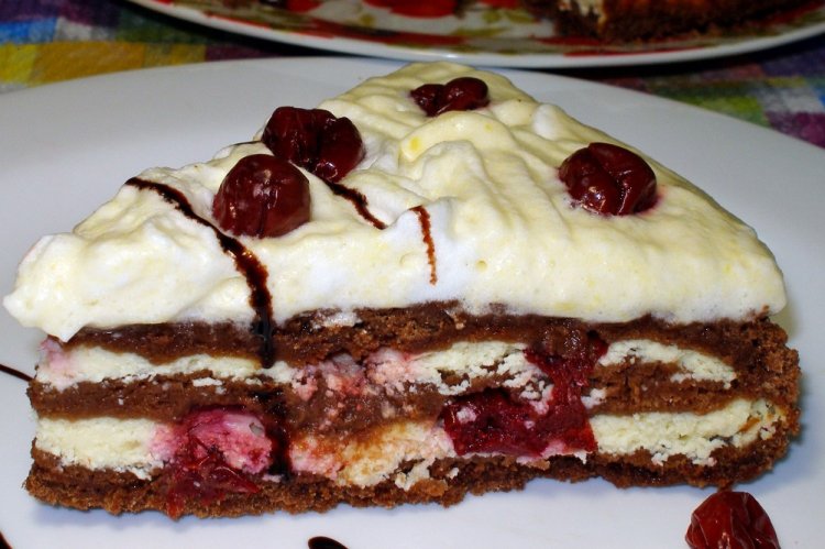 Tarta de requesón y cerezas sin hornear