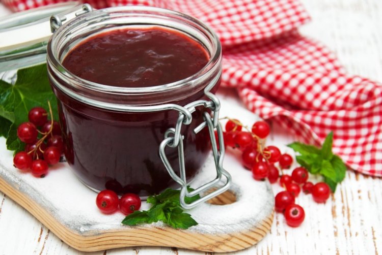 Mermelada de grosella y grosella negra sin cocción