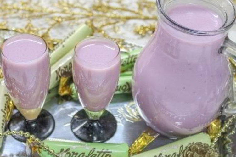 Cherry Liqueur with Milk