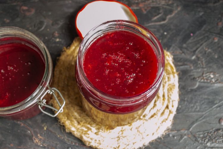 Thick Gooseberry Jelly with Agar-Agar