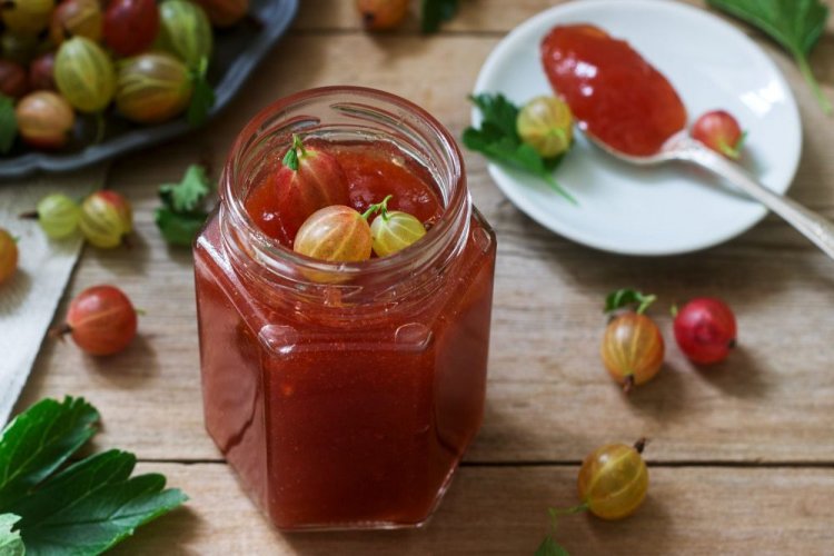 Gooseberry Jelly with Gelling Sugar