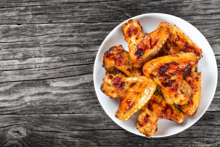 Alitas de pollo al curry a la parrilla