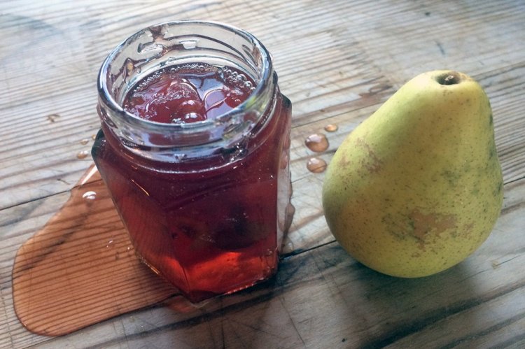 Redcurrant and Pear Five-Minute Jam