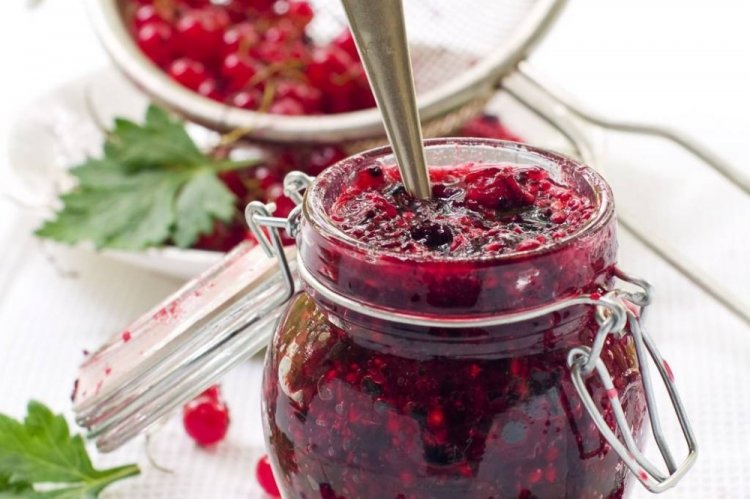 Redcurrant Five-Minute Jam with Ginger