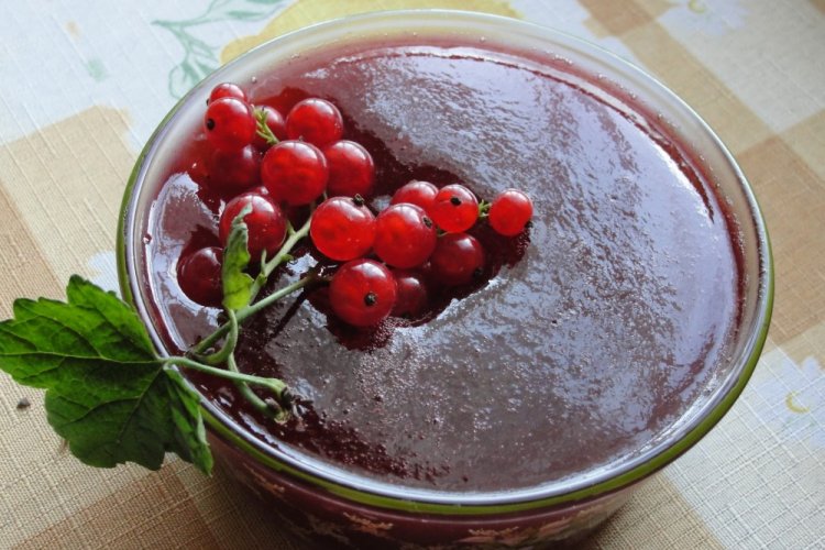 Redcurrant and Banana Five-Minute Jam
