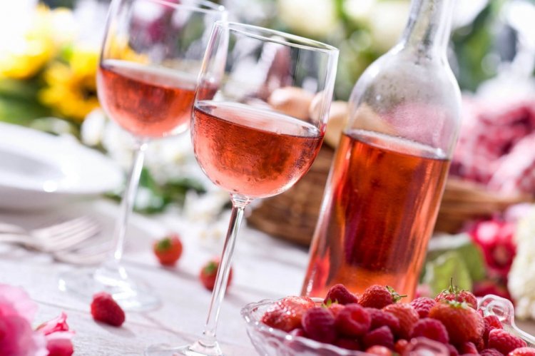 Strawberry and Raspberry Wine