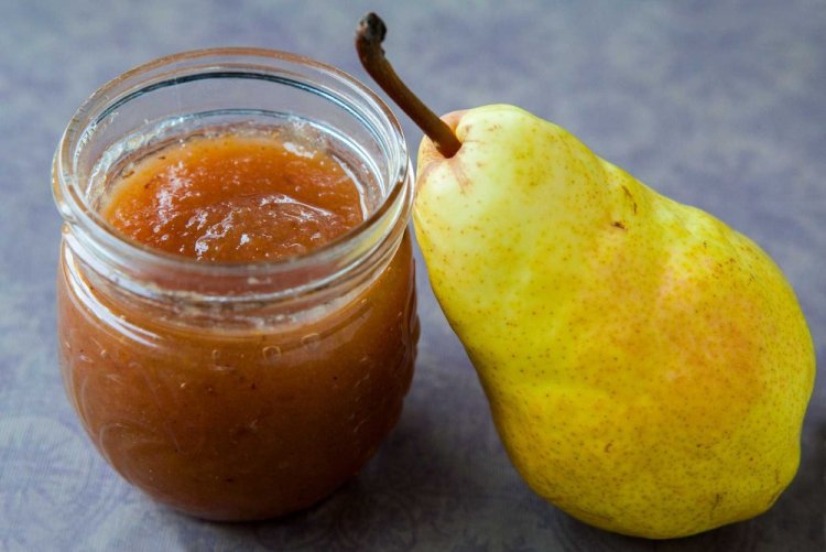 Gooseberry Jam with Pear