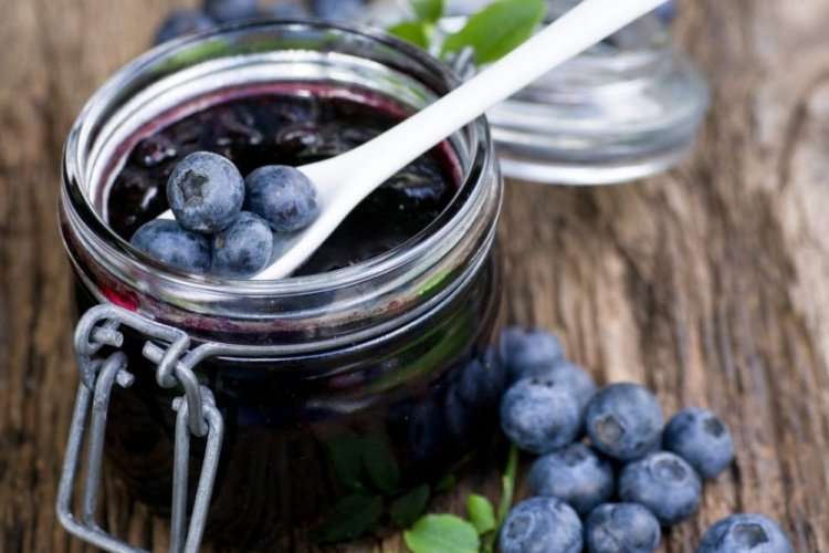 Gooseberry Jam with Blueberries