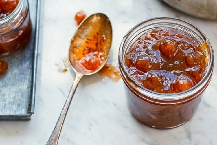 Gooseberry Jam with Apples