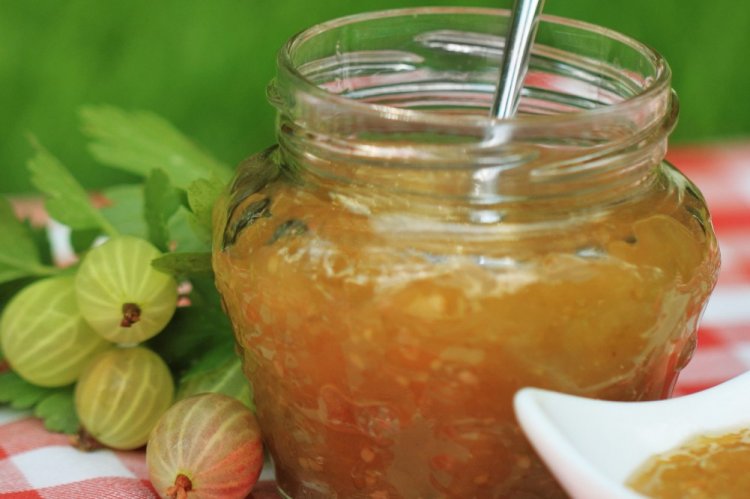 Gooseberry Jam in a Water Bath