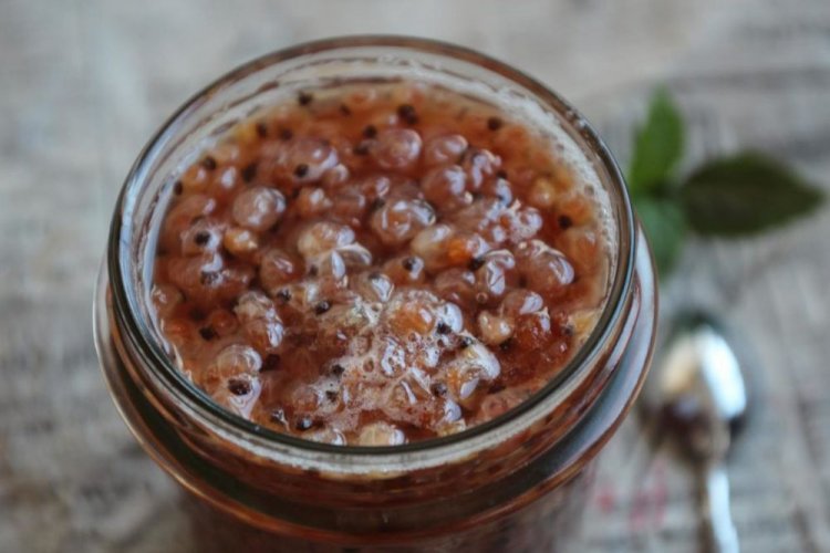 White Currant Jam with Cinnamon