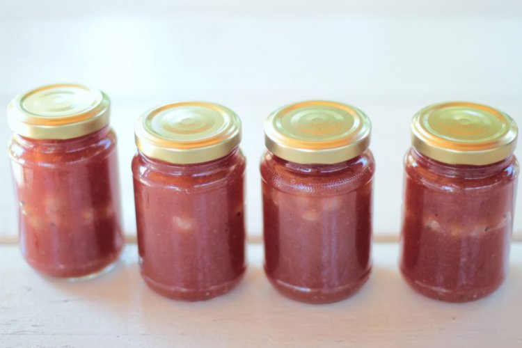 White Currant and Banana Jam
