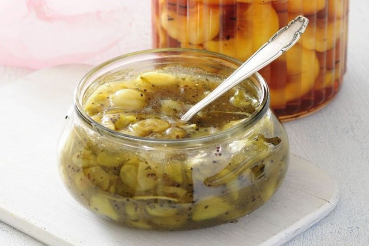 Kiwi and White Currant Jam