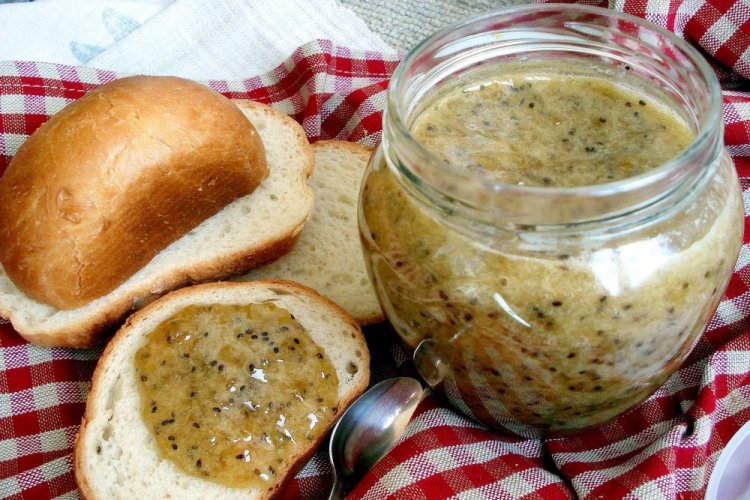 White Currant Jam with Gelatin