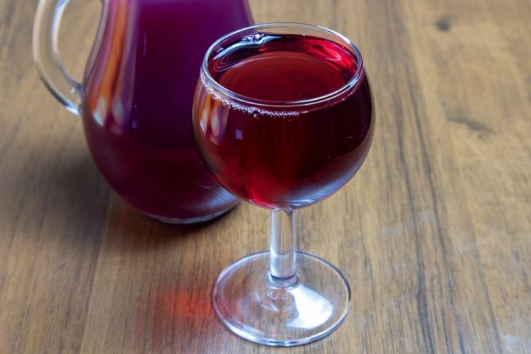 Sweet Saskatoon Berry Wine